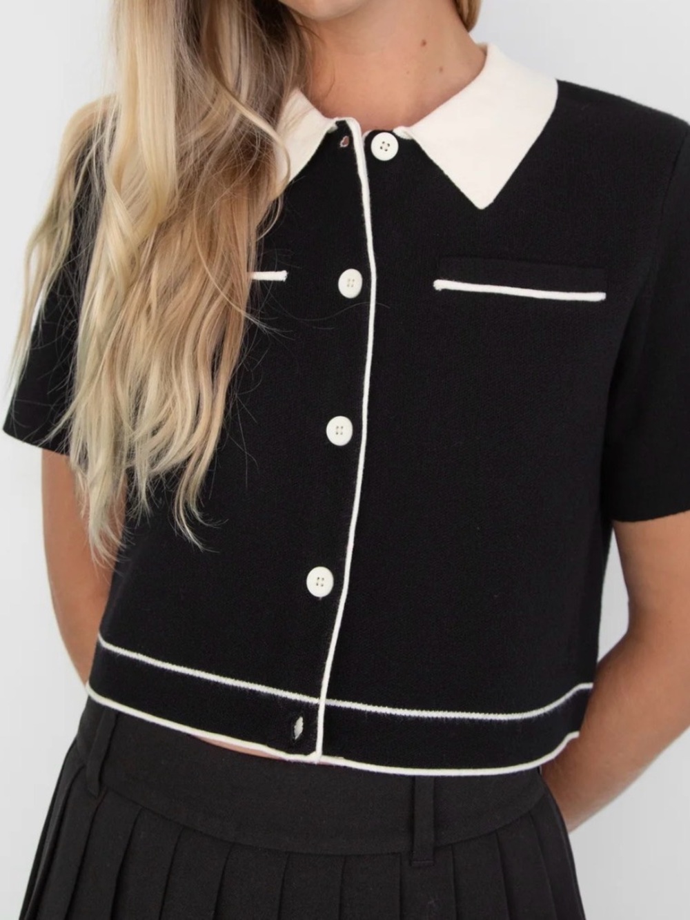 CROPPED KNIT CONTRAST TRIM BLACK AND CREAM
